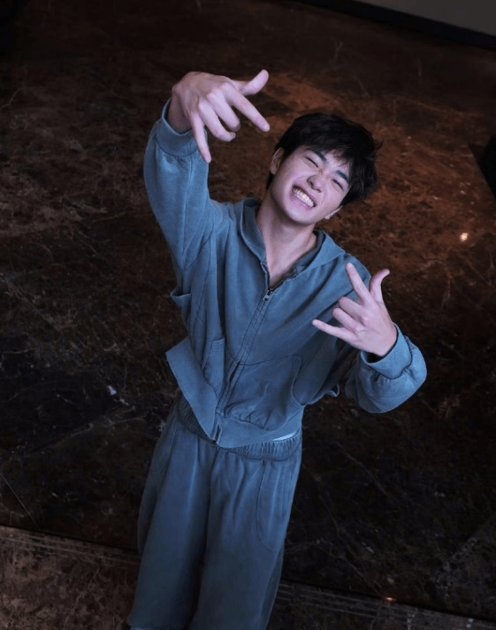 吴速玲曝儿子Joe是恋爱脑：幸好女儿还在我身边