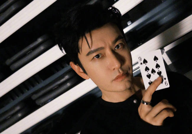 黄晓明回应在澳门输掉十几亿:AI技术伪造的假新闻