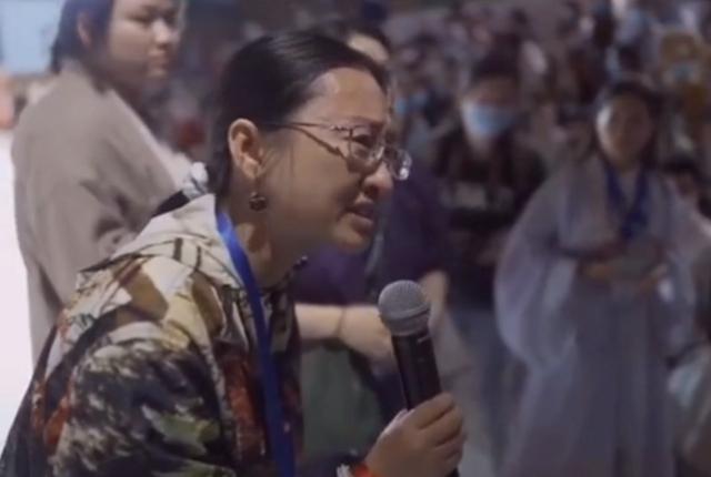 被刷屏的“成都华裳九州事件”始末,主办方危机公关能力有待加强