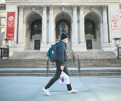 美国疫情拐点何时到来？张文宏:目前还没到高峰！