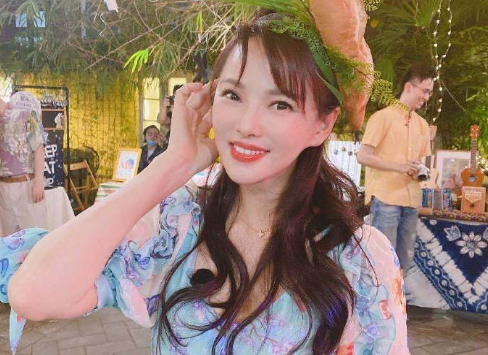 伊能静动情表白张萌黄圣依:一起吃吃喝喝就很开心