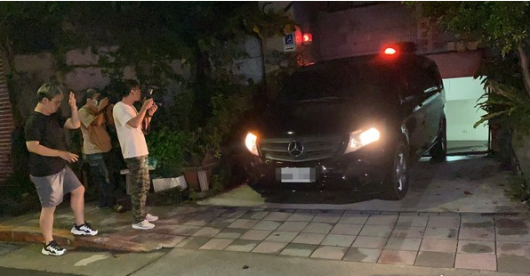 女星罗霈颖遗体移送殡仪馆，警方初判排除他杀：疾病引发猝死