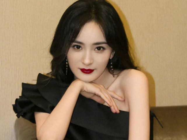 “赵丽颖接班人”疑似轧戏，刚红就飘了？