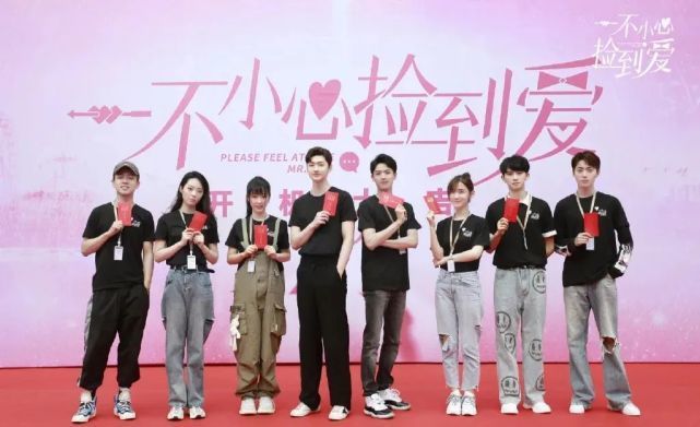 “赵丽颖接班人”疑似轧戏，刚红就飘了？