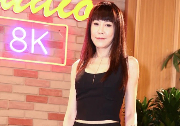 女星罗霈颖遗体移送殡仪馆，警方初判排除他杀：疾病引发猝死