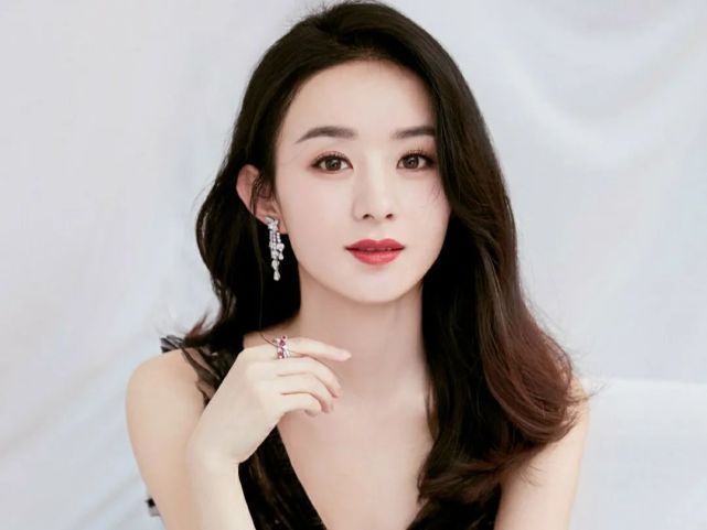 “赵丽颖接班人”疑似轧戏，刚红就飘了？