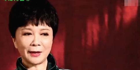 蔡明曾经有多美？12岁出道一举成名，老公为追她写100封情书