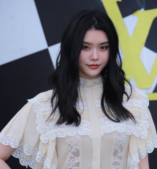 赌王四太回应何超欣组女团是怎么回事?帮何猷君辟谣绯闻说了什么?