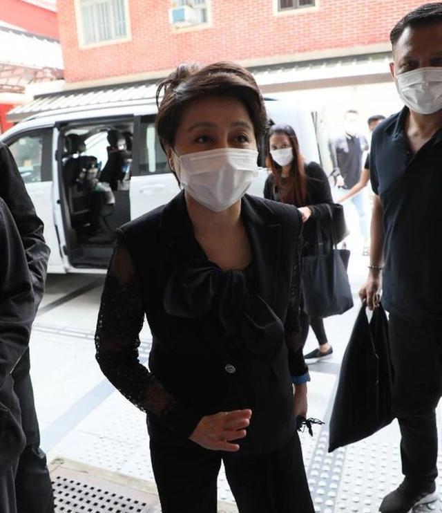 赌王四太回应何超欣组女团是怎么回事?帮何猷君辟谣绯闻说了什么?