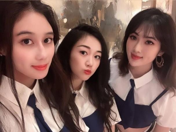 赌王四太回应何超欣组女团是怎么回事?帮何猷君辟谣绯闻说了什么?