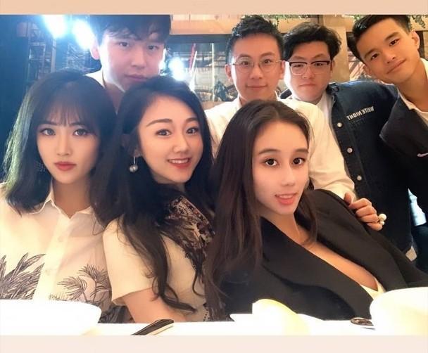 赌王四太回应何超欣组女团是怎么回事?帮何猷君辟谣绯闻说了什么?