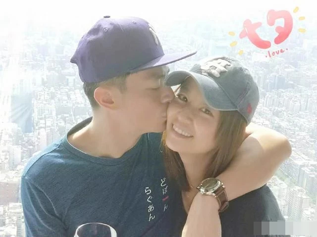 霍建华林心如女儿“小海豚”真名被曝光 网友：好接地气