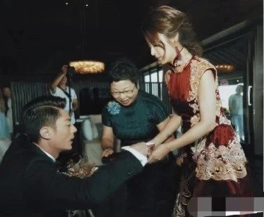 霍建华林心如女儿“小海豚”真名被曝光 网友：好接地气