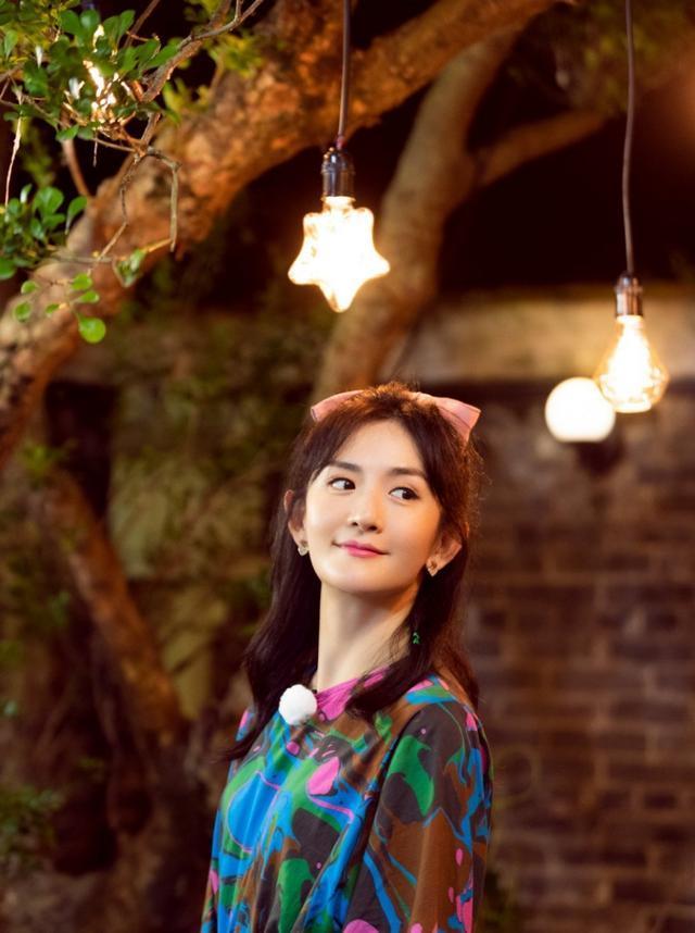 谢娜直播捞金太拼，请半个娱乐圈助阵，几十套房秒卖没