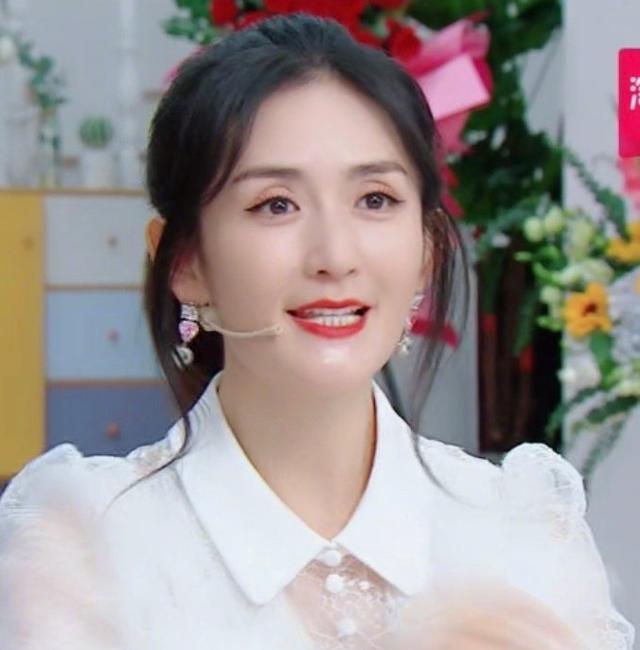 谢娜直播捞金太拼，请半个娱乐圈助阵，几十套房秒卖没