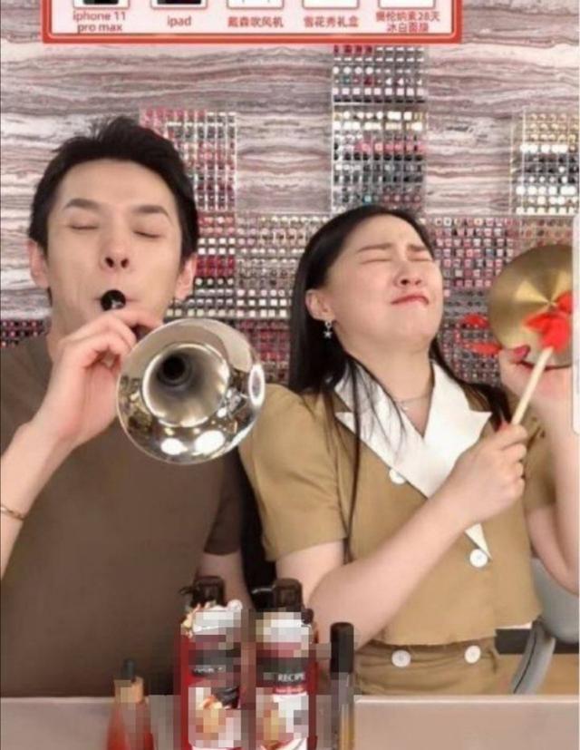 太贴心！高圆圆送李佳琦唢呐曲谱是怎么回事?李佳琦不想收这礼物什么情况?
