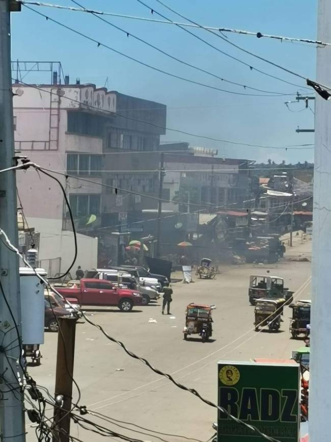 菲律宾南部霍洛镇今日连发两次爆炸 致数人死亡