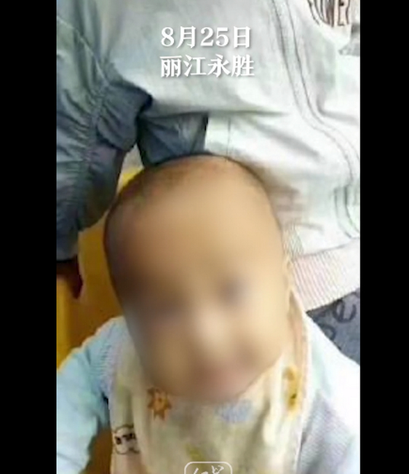 丽江被抱走男孩获救画面公布，抓获两名嫌疑人，孩子父亲抹泪致谢