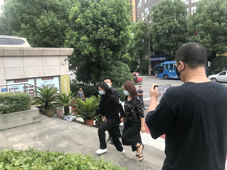 【律师解读】谭松韵妈妈被撞案:肇事人情节恶劣 案件有诸多疑点