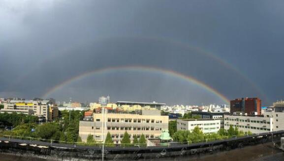 9月第1天！雷雨过后 北京天空再现双彩虹刷爆朋友圈
