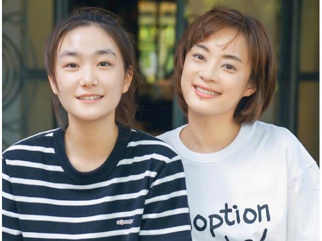 姐妹情深！孙俪为妹妹入学北电送行 姐妹五官有说不出的相似