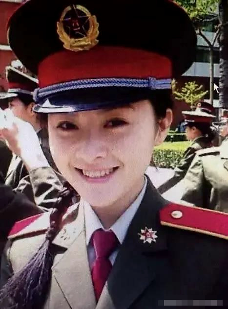 沈腾深夜出入会所美女相伴疑似出轨?我不信