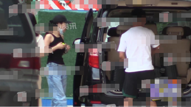 新恋情?文章与美女吃宵夜,醉后吐苦水获贴心拭泪