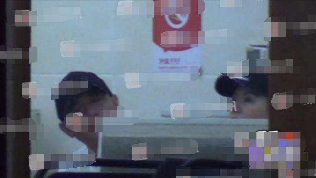 新恋情?文章与美女吃宵夜,醉后吐苦水获贴心拭泪