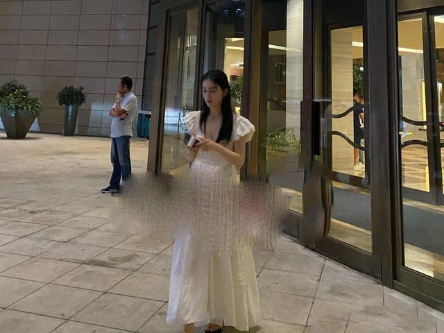 因戏生情?胡一天赵樱子疑被曝恋情 深夜同回酒店