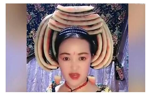 【吃瓜围观】女子用食材做千件古装头饰 每件作品不重样