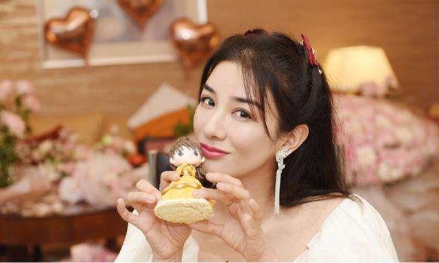 前夫入狱一年黄奕自曝曾七年不敢出门,婚姻失败两次坦言看人不准