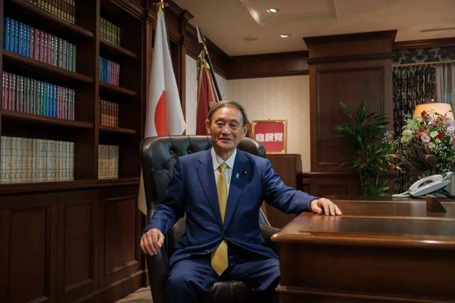 被日媒称为“缺乏外交经验”的菅义伟，上任一周打了四通国际长途