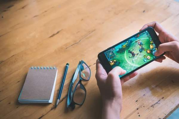 Q3全球APP收入超290亿美元,同比增32％