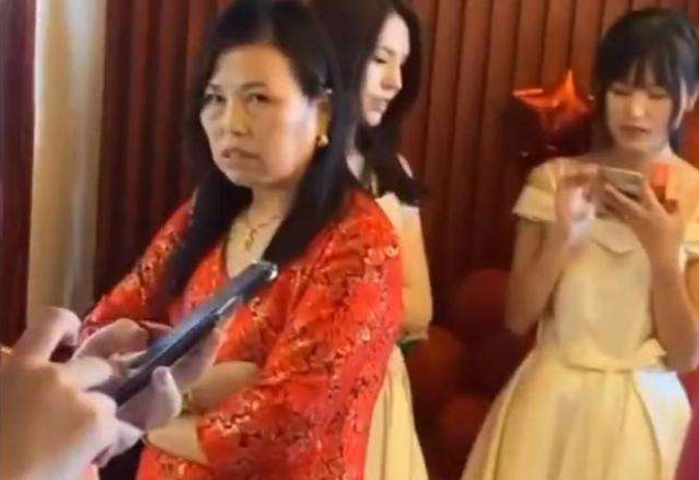 谈崩了!接亲被丈母娘嫌给一万八太少 网友:结个婚像是变成了谈生意
