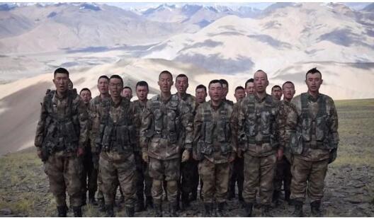 心疼!高原边防一线官兵与家人隔空团圆戳中泪点