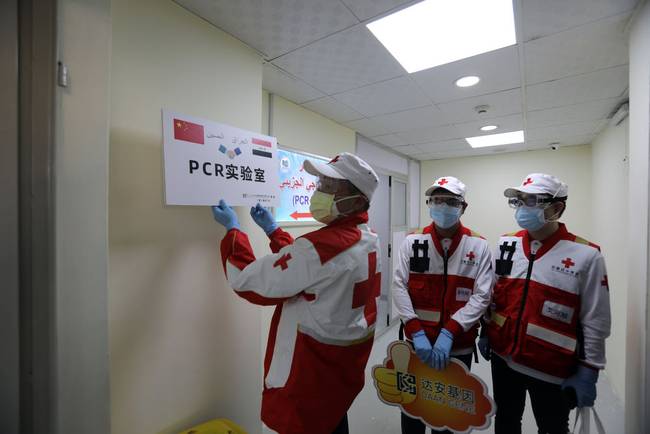 “别放松！”——全球累计新冠确诊病例数破4000万 中阿民间守望相助共抗疫情