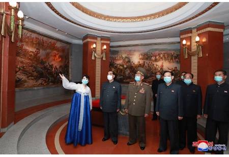 金正恩参谒中国人民志愿军烈士陵园(图)