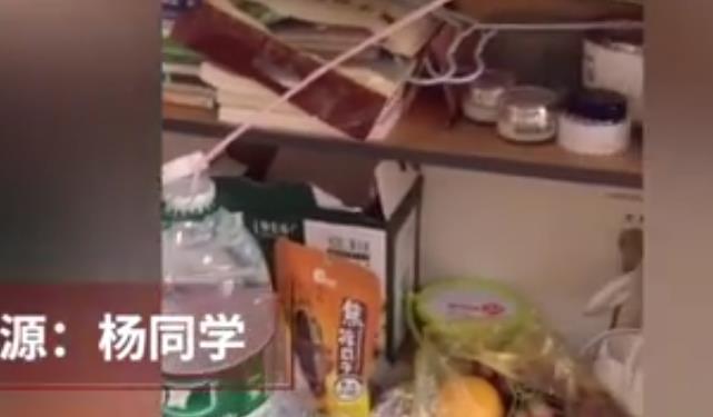 懒是进步的第一生产力!体育生用2米长吸管床上喝水