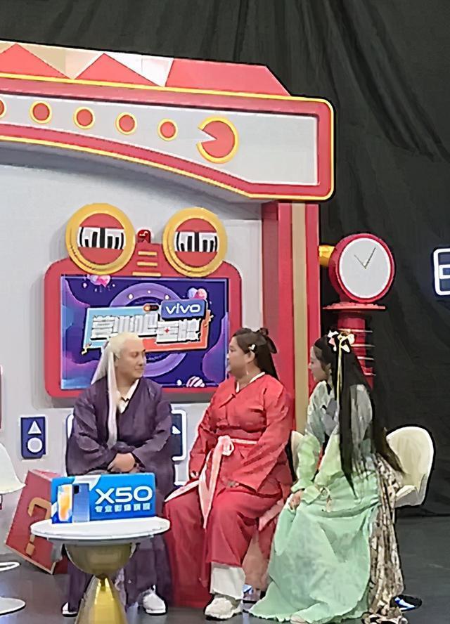 终究是错付了!沈腾回应没扶杨幂原因:忘的死死的