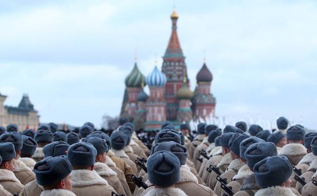 受疫情影响 俄罗斯取消11月7日红场阅兵