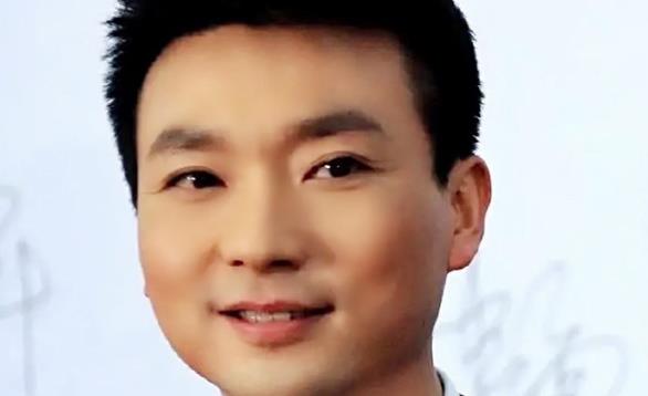 【上热搜】康辉口播20多分钟创纪录 真正的靠嘴吃饭!