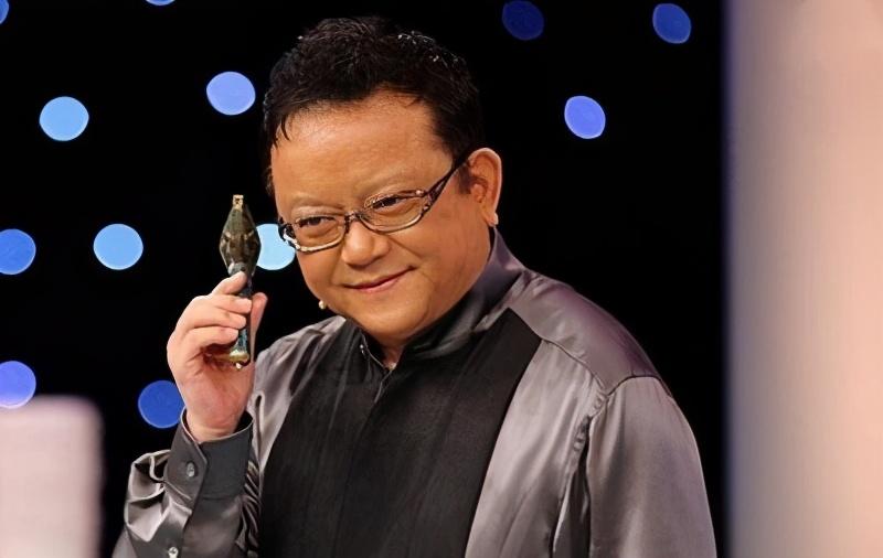 王刚8年后首回应砸宝案!曾传鉴宝错砸2亿古董,称:本不愿再提