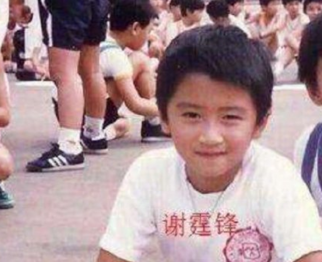 【围观】谢霆锋童年女装照撞脸关晓彤,奇奇怪怪的撞脸再+1