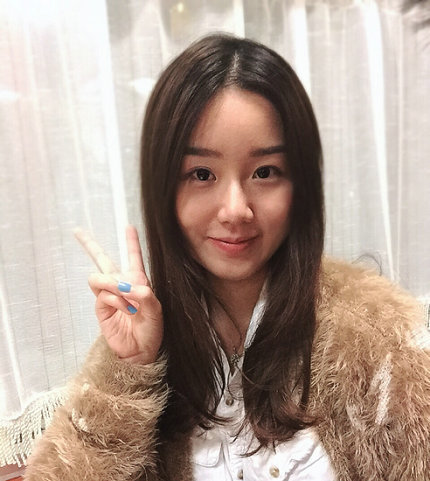 “女大十八变”知名主持孟非罕晒23岁女儿美照