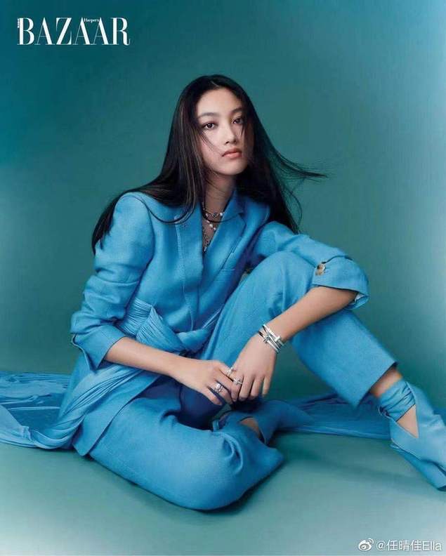 任达华女儿16岁1米8 神级长腿逆天美貌不输明星