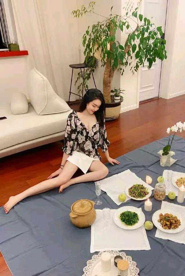酒托遇上假富二代!网友初次约会点2万多火锅吓跑男生
