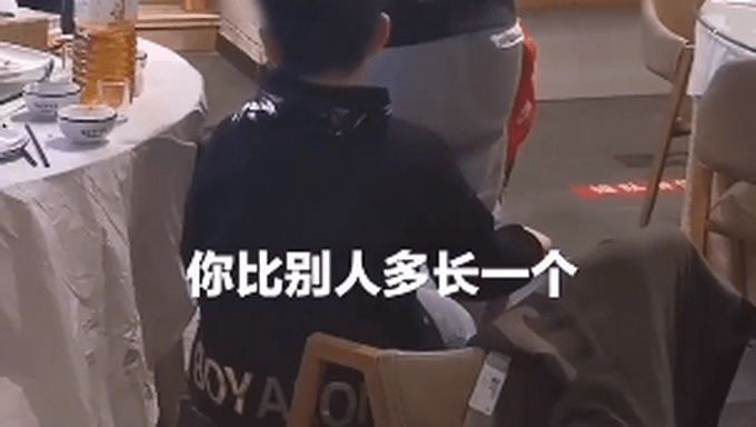 送你上热搜!女子被擅闯厕所男孩母亲辱骂 态度嚣张惹怒网友