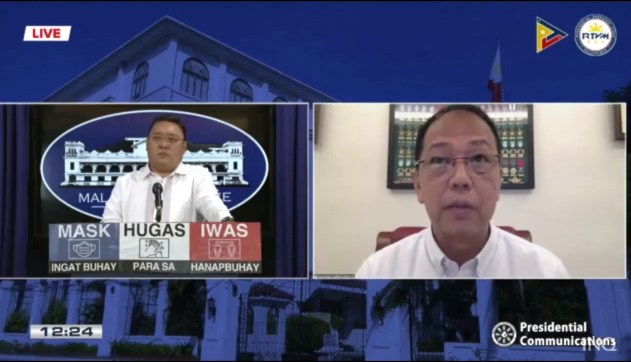 负责菲律宾国家疫苗项目的小卡利托·加尔韦斯（右）接受视频采访时候表示，愿意采购中国科兴生物的疫苗 图源：《每日问询者报》
