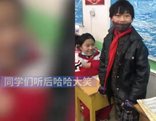 祖师爷赏饭吃！小学生教室表演单口相声走红，网友喊话德云社