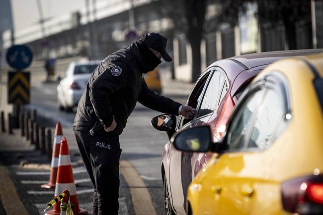 土耳其发现15例变异新冠病毒感染者 街头巷尾行人稀少